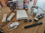 Wii complete set met 3 games., Spelcomputers en Games, Spelcomputers | Nintendo Wii, Ophalen, Gebruikt, Met 2 controllers
