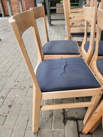 gratis af te halen gebruikte kantine stoelen beschikbaar voor biedingen
