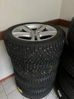 Volvo V90 18 inch winterset met spikes 245 45 18 NOKIAN, Gebruikt, Personenwagen, Ophalen of Verzenden, Winterbanden