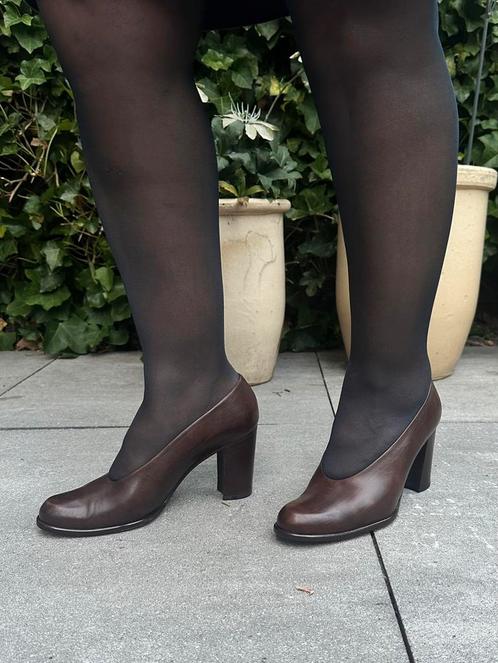 Donkerbruine leren pumps van Manfield – maat 40, Kleding | Dames, Schoenen, Zo goed als nieuw, Pumps, Bruin, Verzenden