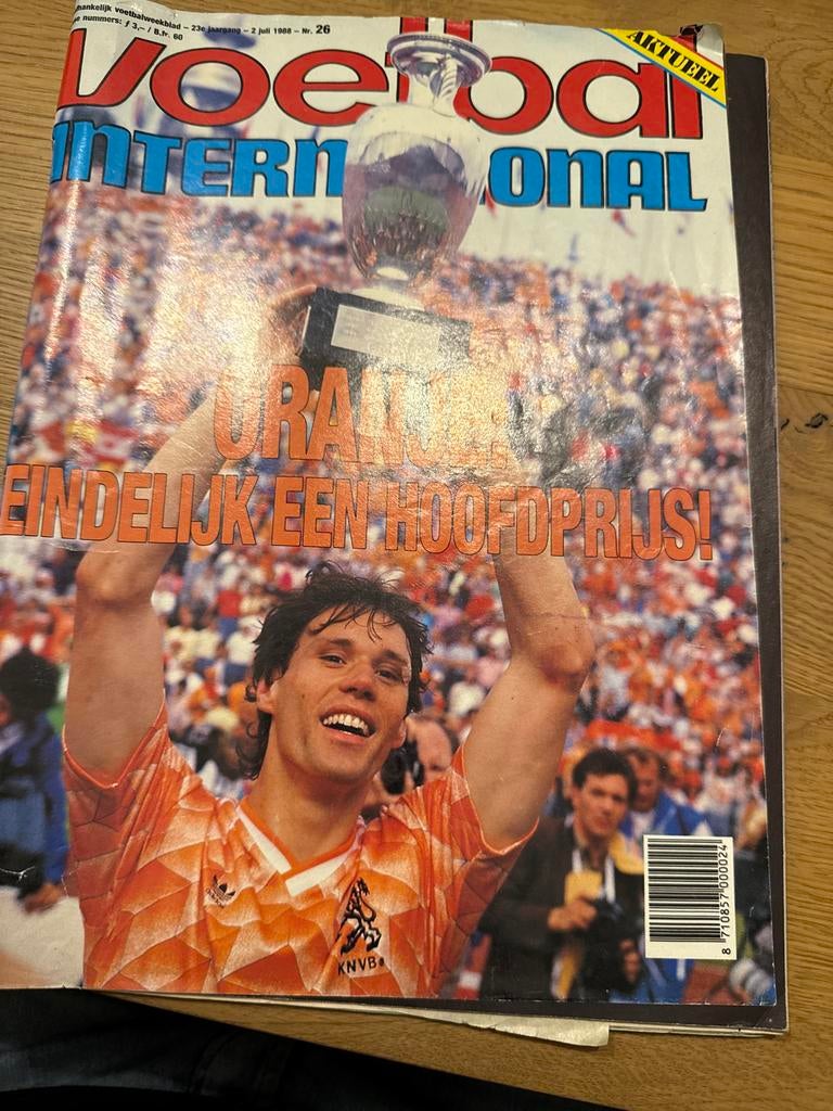 Voetbal International 1988 - EK Winst!, Boeken, Tijdschriften en Kranten, Gelezen, Sport en Vrije tijd, Ophalen of Verzenden