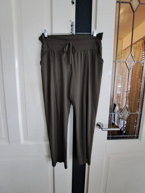 Broek groen maat xl travelstof STUDIO ANNELOES, Kleding | Dames, Broeken en Pantalons, Zo goed als nieuw, Maat 46/48 (XL) of groter