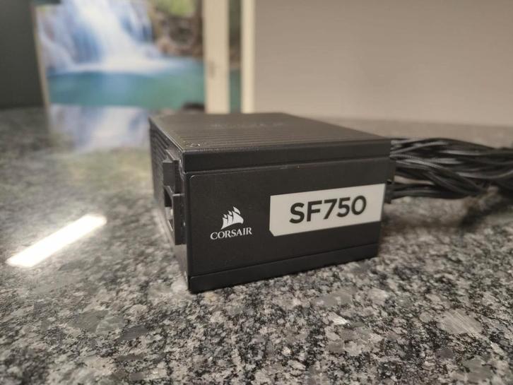 Corsair voeding SF750 (2018) - Gratis Verzending, Computers en Software, Interne voedingen, Zo goed als nieuw, Ophalen of Verzenden