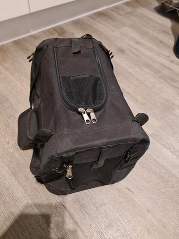 Zwarte tas voor het vervoeren van een hond/kat 
