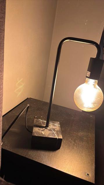 Lucide tafellampen beschikbaar voor biedingen