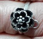 Ring zilver bloem zonder merkteken, Sieraden, Tassen en Uiterlijk, Ringen, Gebruikt, 19 tot 20, Ophalen of Verzenden, Dame