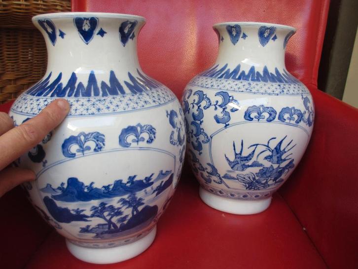 2 vazen porcelein blauw wit met vogels en landschap 31cm hg, Antiek en Kunst, Antiek | Porselein, Ophalen of Verzenden