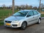 Ford Focus 1.6 Tdci 66KW 5D 2005 Grijs APK 12-2024 Airco, Auto's, Ford, Te koop, Zilver of Grijs, Geïmporteerd, 5 stoelen