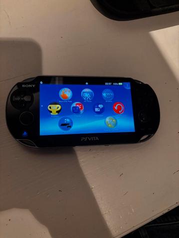 PS Vita + 2 Games beschikbaar voor biedingen