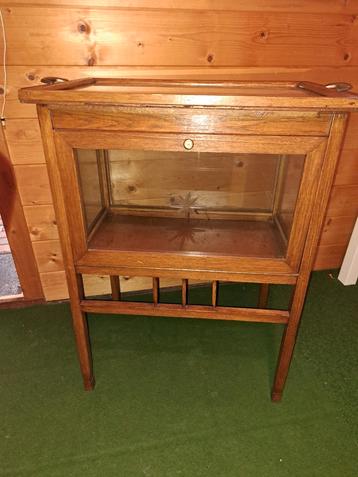 Theekastje  beschikbaar voor biedingen