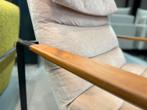 Als nieuw Leolux Fauteuil Met Poef Lucir stof Design stoel, Huis en Inrichting, Leolux, 75 tot 100 cm, Ophalen of Verzenden, Stof