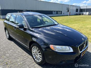 Volvo V70 2.5FT Summum Automaat / APK / NAP / Schuifdak / Ai beschikbaar voor biedingen