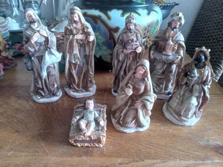 Verschillende beelden oudere kerstgroep verkoop per stuk, Diversen, Kerst, Gebruikt, Ophalen of Verzenden