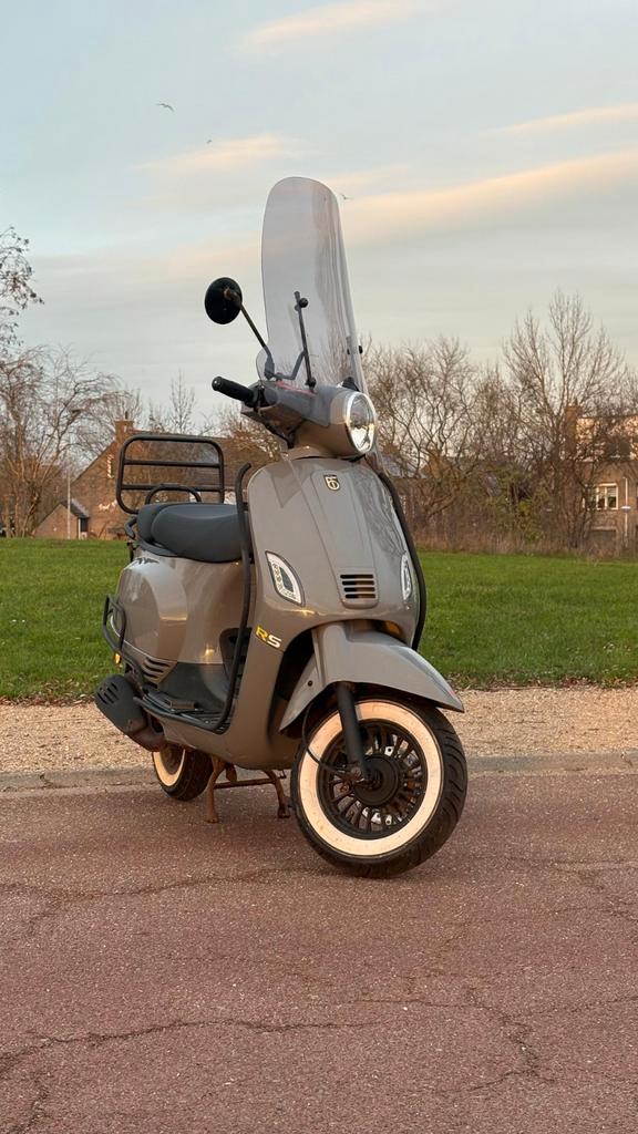 BTC Riva Luxury Nardo grey/ BLAUW kenteken, Fietsen en Brommers, Scooters | Overige merken, Zo goed als nieuw, Benzine, Ophalen