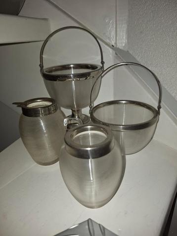 Fries Draadglas Collectie. beschikbaar voor biedingen