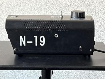 Eurolite N-19 rookapparaat met controller afstandsbediening beschikbaar voor biedingen