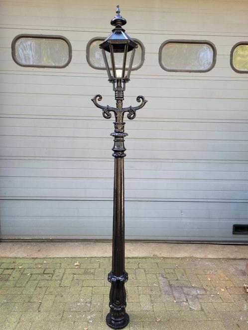Antieke gietijzeren lantaarnpaal met gietijzeren zeskant kap, Antiek en Kunst, Antiek | Lampen, Verzenden