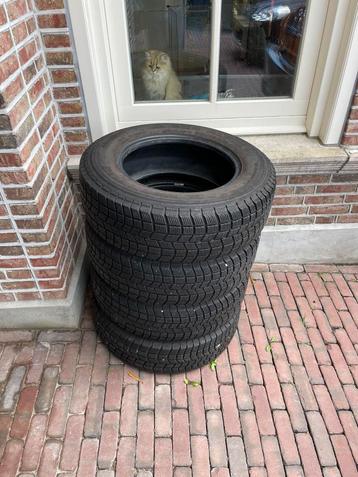Set Michelin 4x4 Alpin winterbanden – 215/70 R16 100S beschikbaar voor biedingen