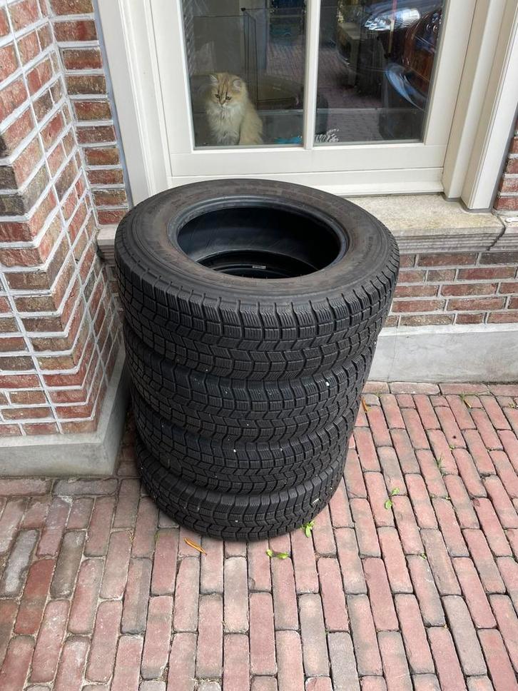 Set Michelin 4x4 Alpin winterbanden – 215/70 R16 100S, Auto diversen, Autosport-onderdelen, Gebruikt, Ophalen