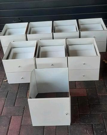 7x ladekast,  3x deur voor ikea kallax Vakkenkast  beschikbaar voor biedingen
