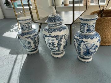 Antieke Vasen set delfs blauw molen beschikbaar voor biedingen
