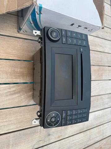 Autoradio MB sprinter beschikbaar voor biedingen