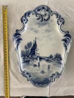 Handgeschilderd Delfts Blauw Bord – Kerk aan het Water, Ophalen