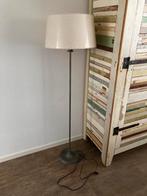 Vloerlamp industriële look lamp met crème lampenkap, 150 tot 200 cm, Zo goed als nieuw, Ophalen