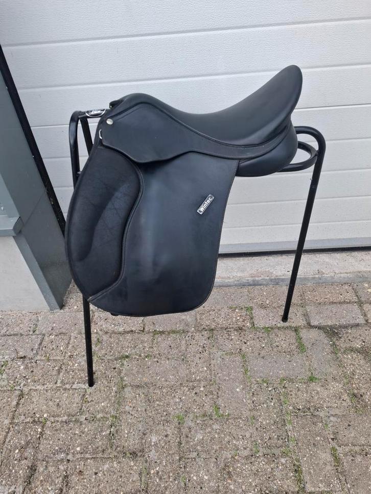 (Sale)!!!Wintec wide vzh 17 inch, Dieren en Toebehoren, Paarden en Pony's | Zadels, Zo goed als nieuw, Dressuur, Ophalen of Verzenden