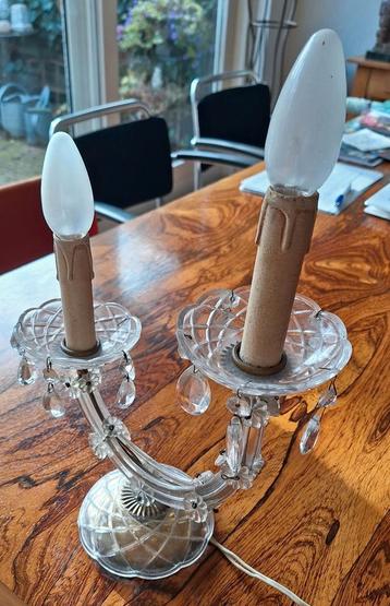 Antieke Kristallen Lamp - 2 Armen tafellamp laag beschikbaar voor biedingen