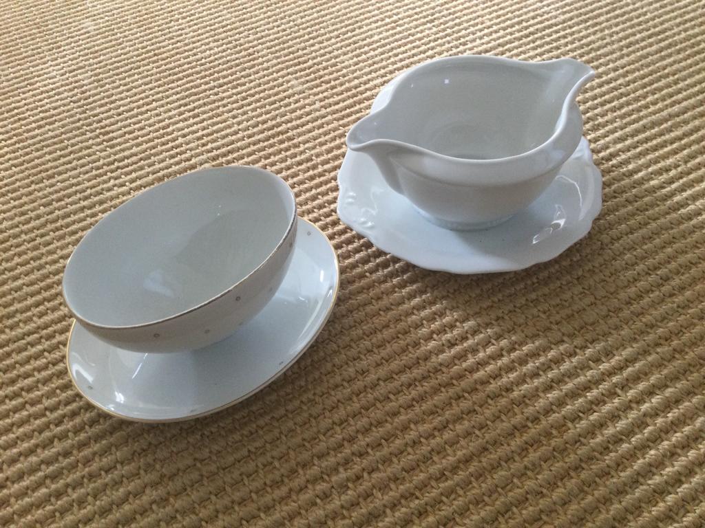 2 vintage sauskommen, Artzberg en RGK, Ophalen of Verzenden, Gebruikt, Porselein, Overige stijlen