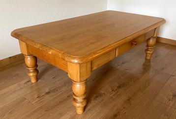 eiken salontafel beschikbaar voor biedingen