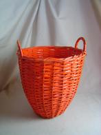 Vintage oranje rieten stofdoekenmandje jaren 70, Huis en Inrichting, Woonaccessoires | Schalen en Manden, Gebruikt, Mand, Rond