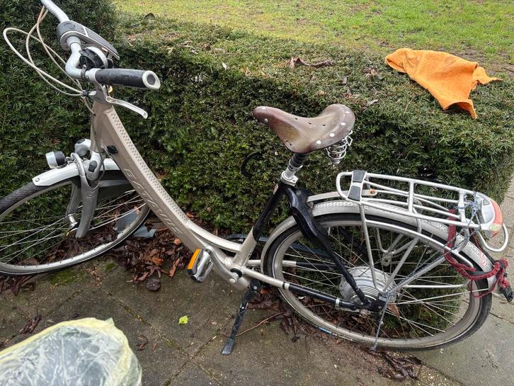 Bataus dames fiets, Fietsen en Brommers, Fietsen | Dames | Damesfietsen, Gebruikt, Overige merken, Ophalen of Verzenden