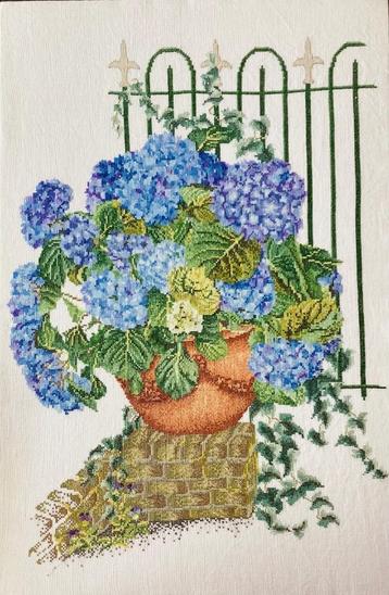 Borduurwerk, zijde, bloem, hortensia, tuin, vintage  beschikbaar voor biedingen