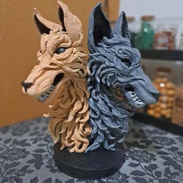 Wolven borstbeeld - handgemaakt sculptuur beschikbaar voor biedingen