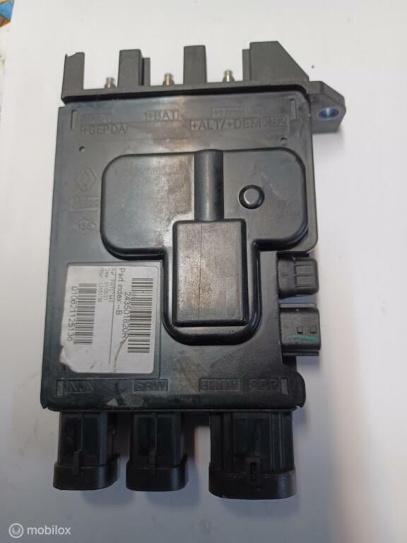 Zekeringskast Renault volkel upc Trafic 3     243501820r, Auto-onderdelen, Elektronica en Kabels, Renault, Gebruikt, Ophalen of Verzenden