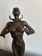 Bronzen beeld: Dame in catsuit. Gesigneerd A.J. Dalou, Antiek en Kunst, Antiek | Koper en Brons, Ophalen of Verzenden