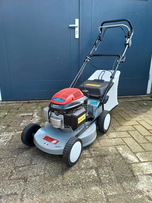 Marina 45 benzine grasmaaier (Nieuw), Tuin en Terras, Grasmaaiers, Nieuw, Benzine-grasmaaier, 40 t/m 49 cm, Cirkelmaaier, Opvangzak