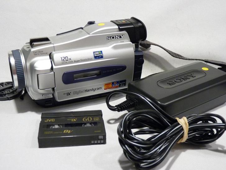 Sony DCR-TRV16E, MiniDV, M-accu, adapter, Audio, Tv en Foto, Videocamera's Digitaal, Zo goed als nieuw, Camera, Mini dv, Sony