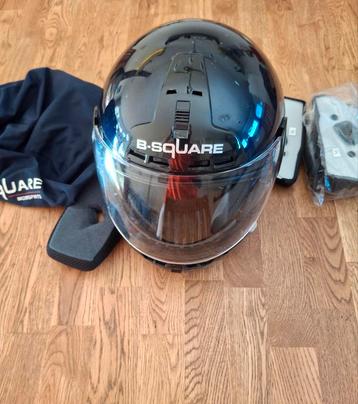 Motorhelm B-Square beschikbaar voor biedingen