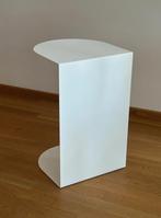 Side table - white , metal, Huis en Inrichting, Ophalen of Verzenden, Zo goed als nieuw