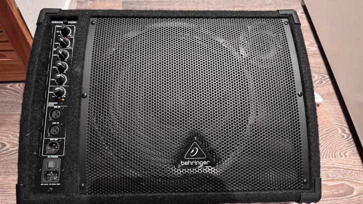 Te koop, Behringer Eurolive F1220D actieve vloermonitor., Audio, Tv en Foto, Luidsprekers, Zo goed als nieuw, 120 watt of meer
