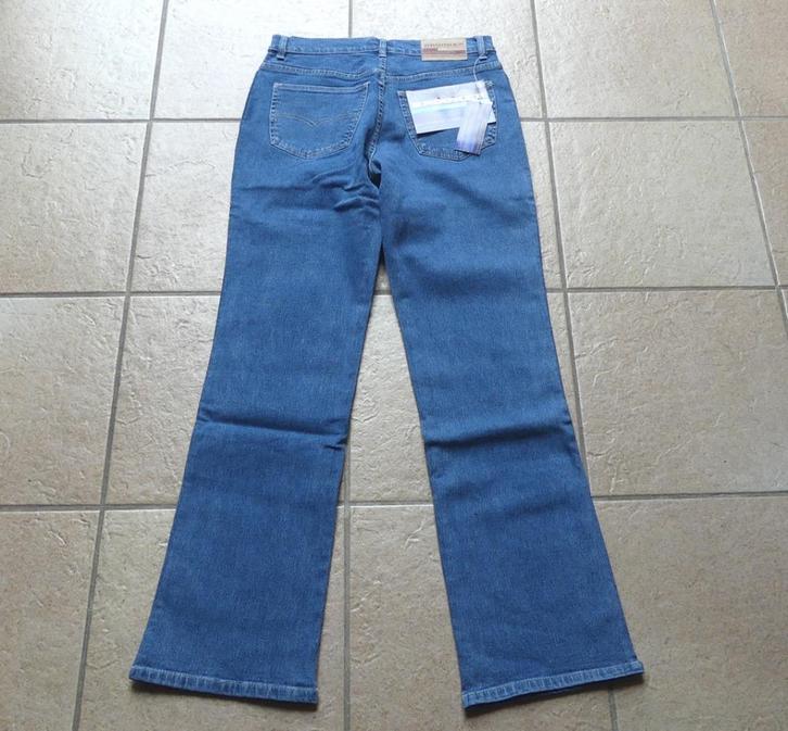 Brooker jeans blauw stretch bootcut dames broek maat 40, Kleding | Dames, Spijkerbroeken en Jeans, Nieuw, W30 - W32 (confectie 38/40)