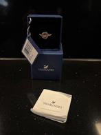 Swarovski Ring - Maat 18-19, Sieraden, Tassen en Uiterlijk, Ringen, Ophalen of Verzenden, Zo goed als nieuw, Roze, Met edelsteen