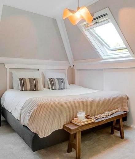 Mooie H&M bedsprei - beige 1.80x2.50 m, Huis en Inrichting, Woonaccessoires | Plaids en Woondekens, Zo goed als nieuw, Ophalen of Verzenden