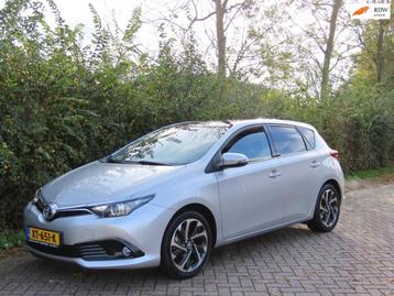 Toyota Auris 1.2T Dynamic *Navi *Pano *Camera *Cruise beschikbaar voor biedingen