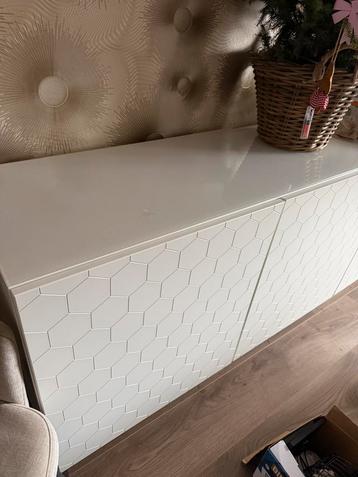 Mooie witte en goed degelijk dressoir