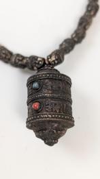 Ketting met Boeddha hoofden en gebedsrol, Ophalen of Verzenden, Brons, Ketting