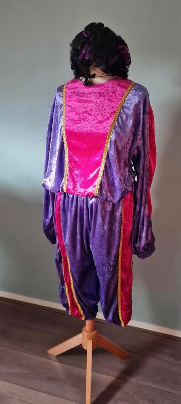 Nieuw pietenpak paars/roze maat M beschikbaar voor biedingen